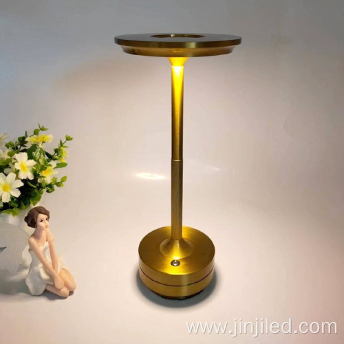 Charging Iron Art Small Table Lamp